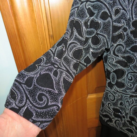 Alex Evenings Black/White/Silver Knit Top Metallic Thread Size Petite Medium - Picture 4 of 9